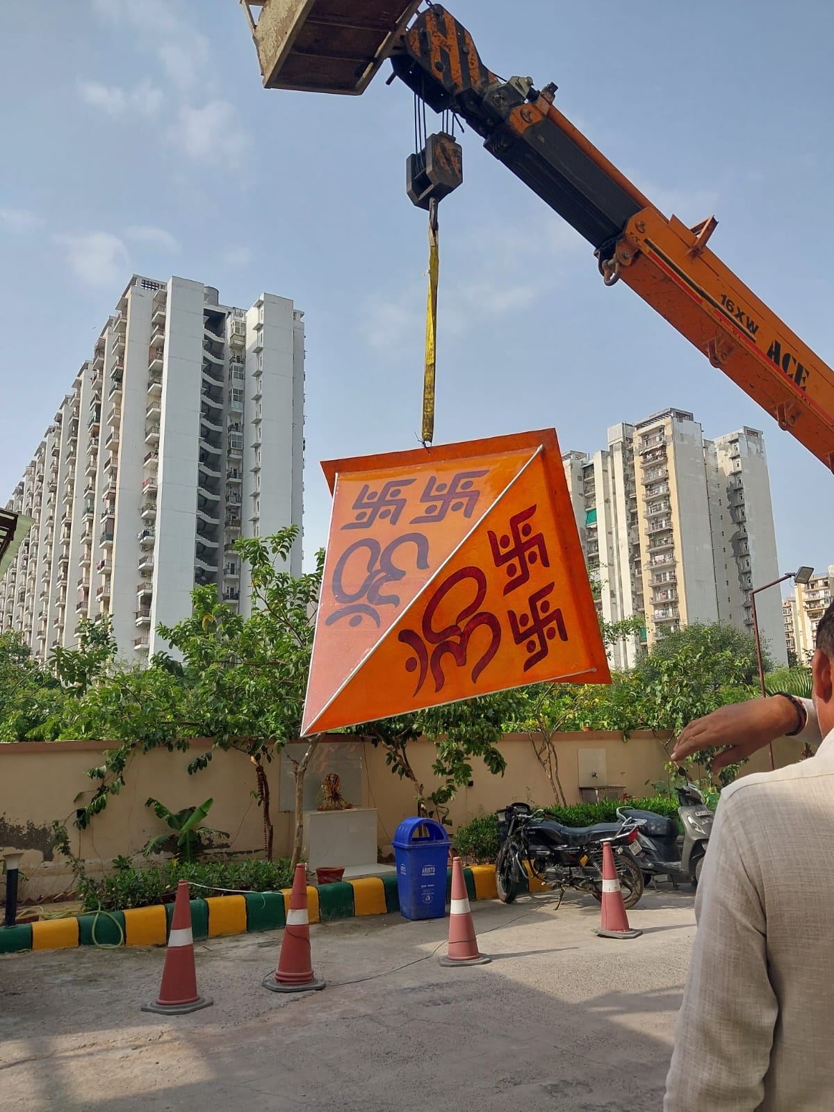 Heavy Metal Canopy Crane Installation & Doorstep Service